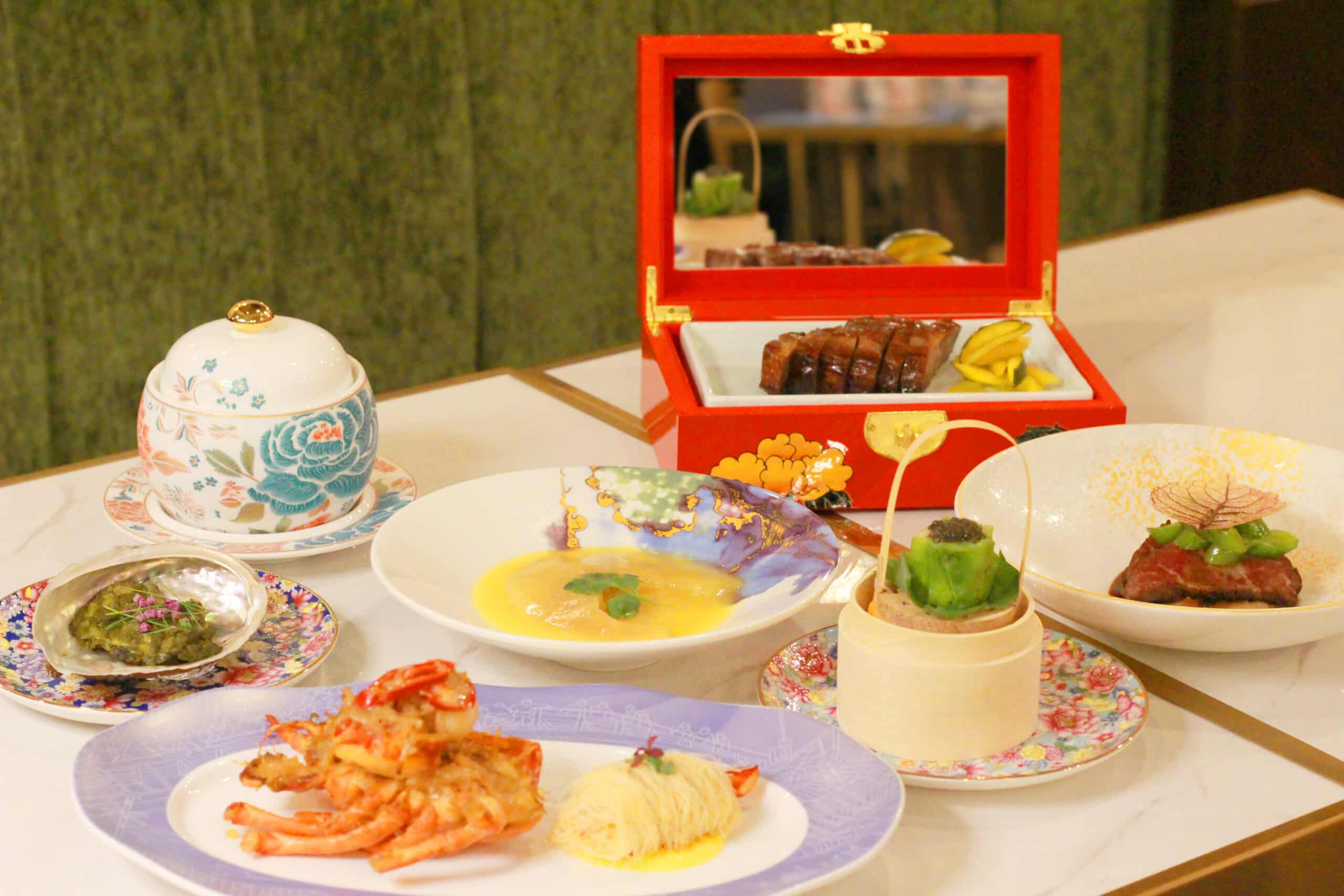 MoonForestムーンフォレスト月林閣は東京麻布十番にある高級レストランブランド。伝統とモダンを融合した本場香港料理体験を提供します。東京タワーを望むテラスやモダンな店内では、厳選ワインや本格カクテルとともにお愉しみいただけます。